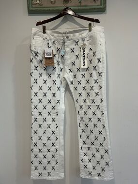 Watson White Straight Men’s Jeans with Black Embellished X & chain 42 new